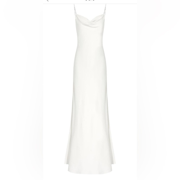 White gown - Picture 5 of 8